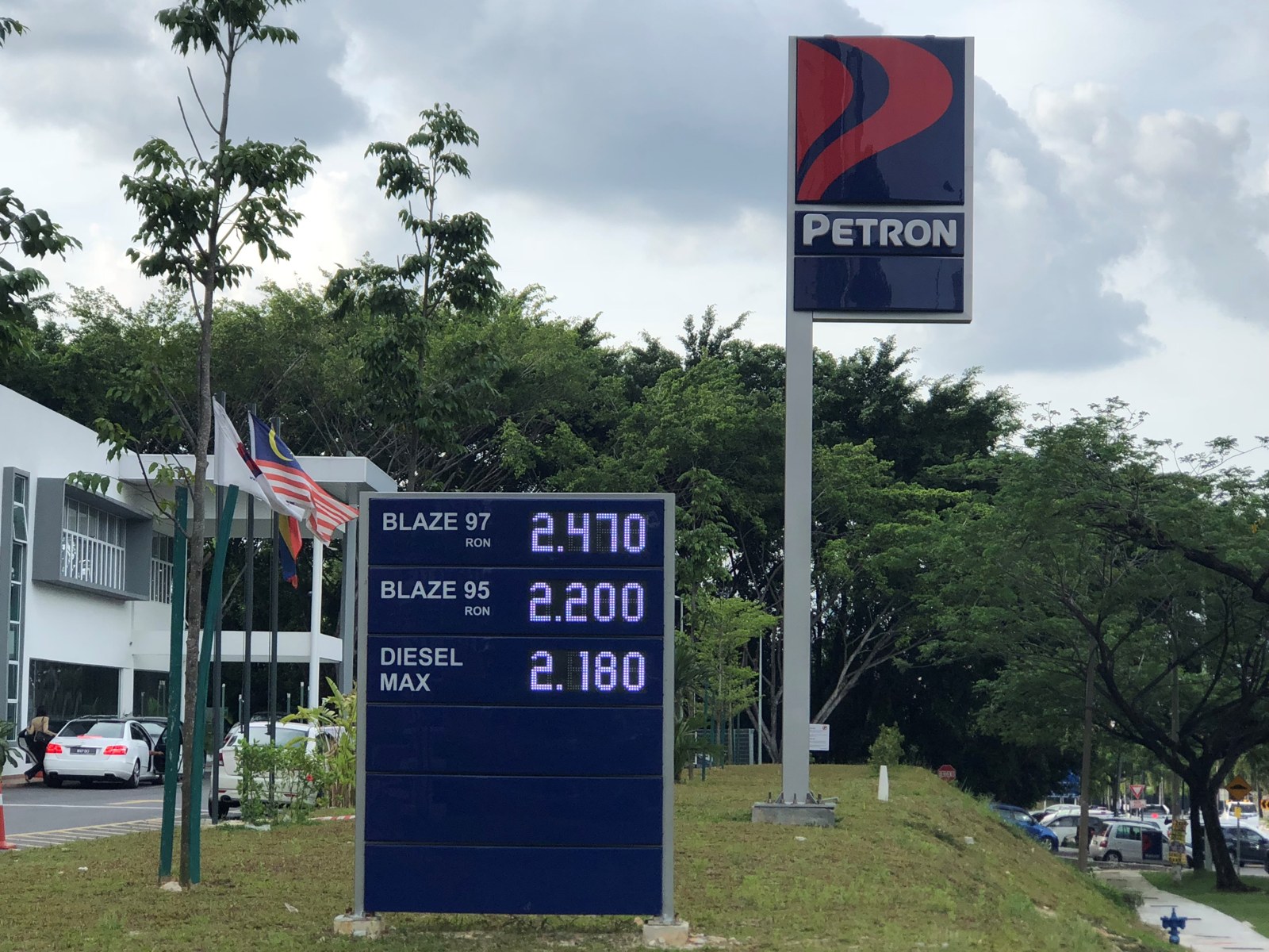 Petron station monolith with white LED fuel-price digits — Blaze 97, Blaze 95 and Diesel Max