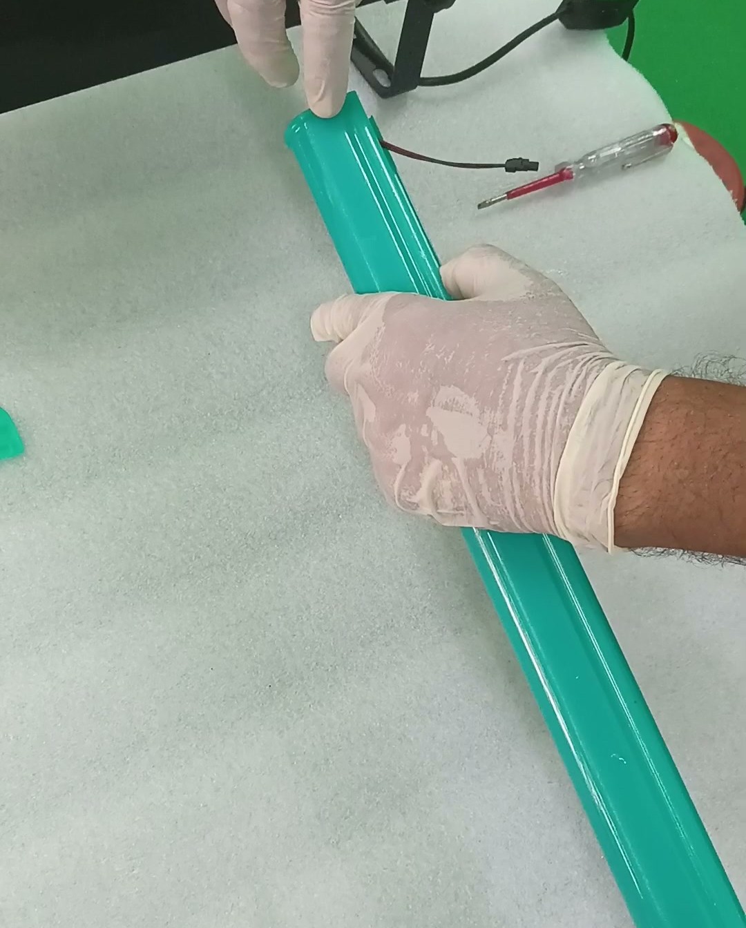 How to cut the AVS ATHH Green Tube on site at the marked cutting interval
