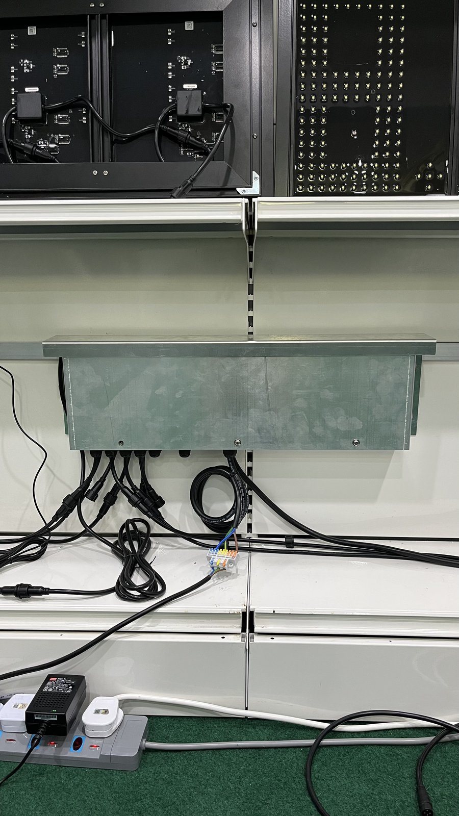 Close-up of the controller box + close-up of the PCU frame