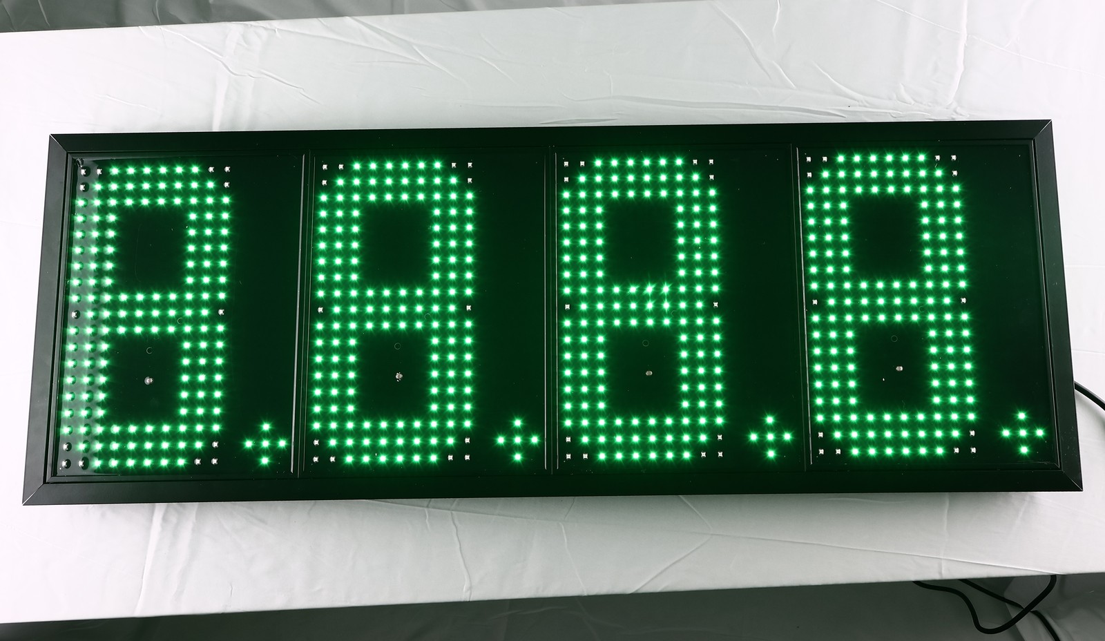 2–3 simple layout graphics (designer) + 2 close-up photos of working digits (clear dots visible) + 5-digit vs 4-digit comparison